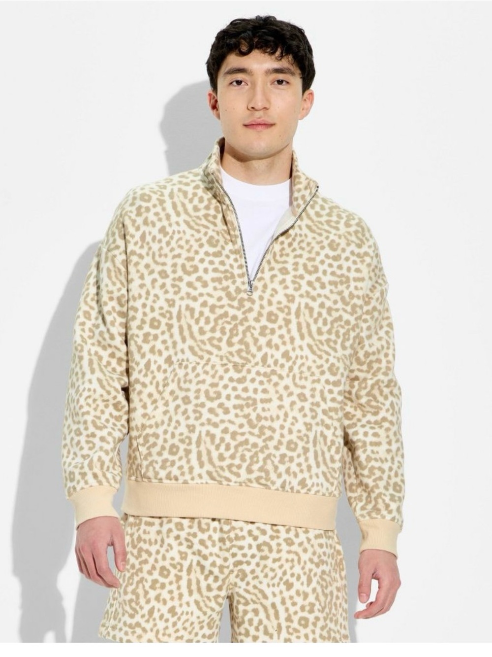 NWT Men’s Original Use Leopard Print Quarter Zip Pullover Sweatshirt Size L